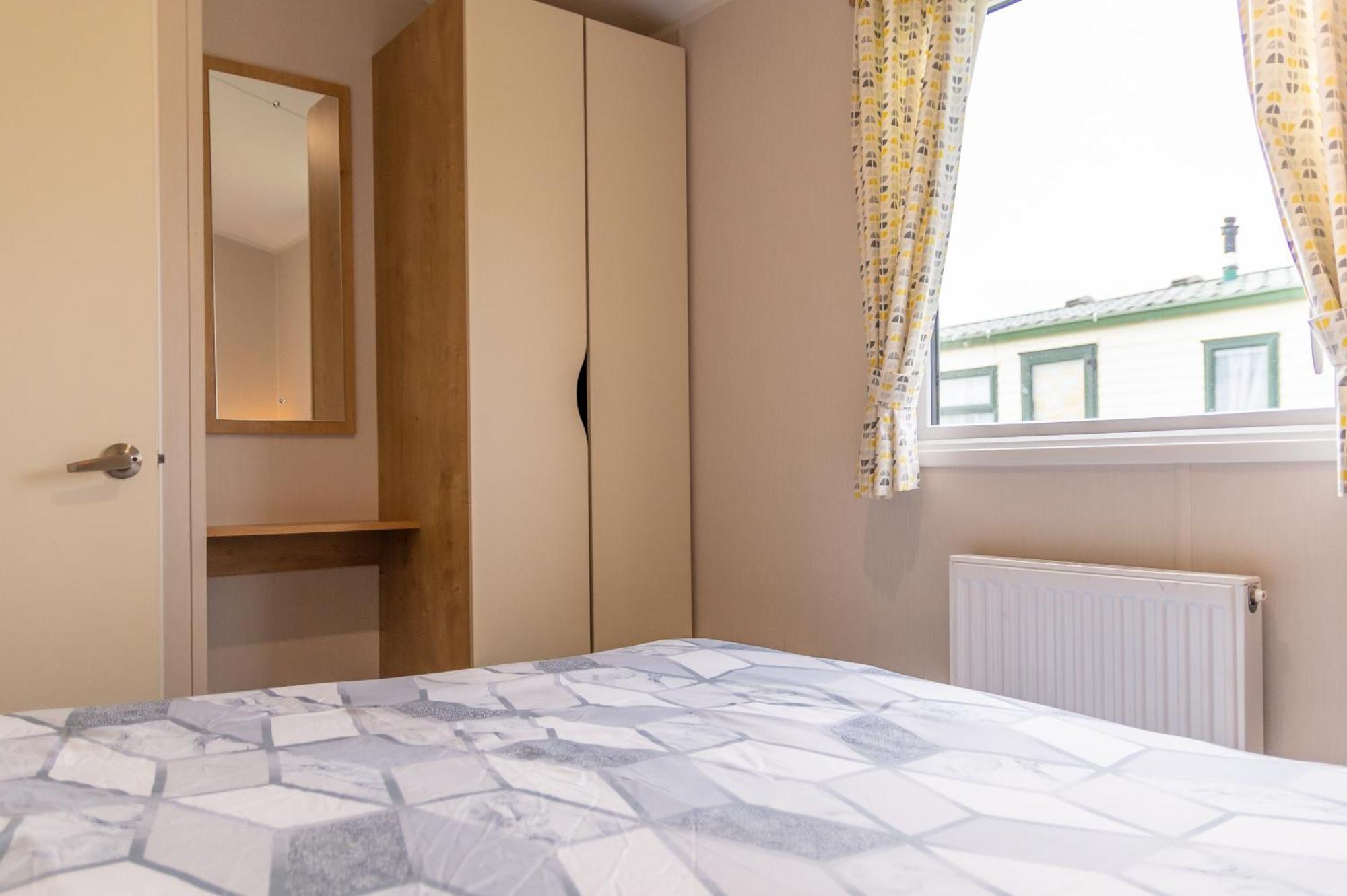 64 Lancaster The Lazy Willow 3 Bedroom Hot Tub Caravan Tattershall Lakes Eksteriør billede