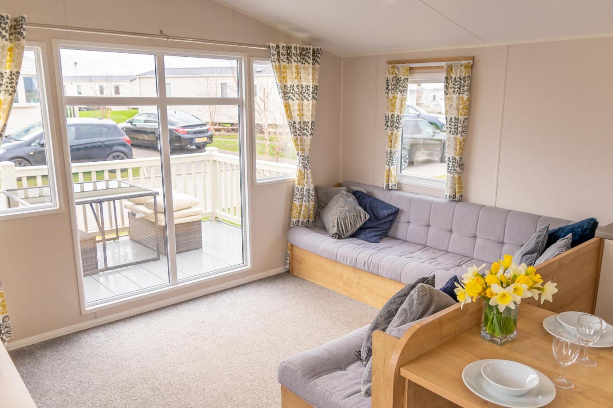 64 Lancaster The Lazy Willow 3 Bedroom Hot Tub Caravan Tattershall Lakes Eksteriør billede